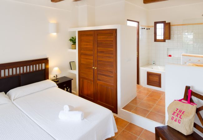 Villa en Sant Francesc de Formentera - CAN NOVES-Villa con terraza y BBQ en zona céntrica y tranquila Villa en Sant Francesc de Formentera - CAN NOVES-Villa con terraza y BBQ en zona céntrica y tranquila