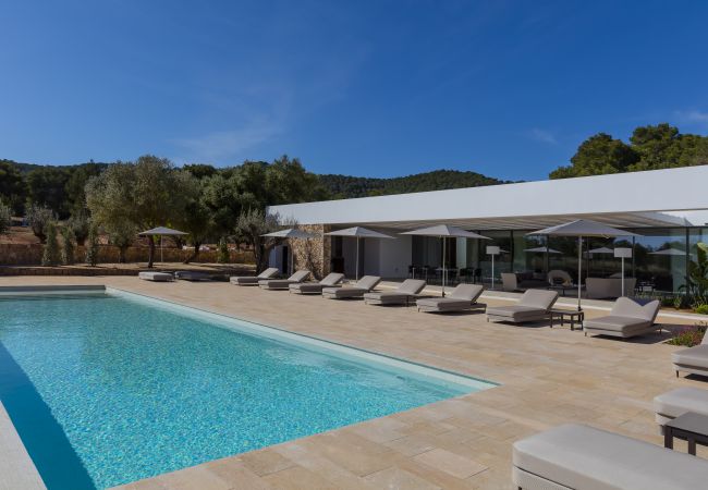 Villa/Dettached house in Santa Eulalia del Río - Modern style&brand new villa with pool, garden and  BBQ