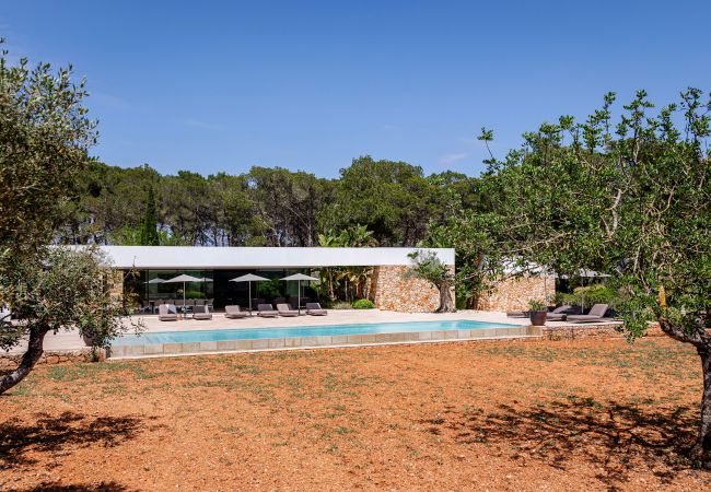 Villa in Santa Eulalia des Riu - Can Rafalet - Modern style&brand new villa with pool, garden and  BBQ Villa in Santa Eulalia des Riu - Can Rafalet - Modern style&brand new villa with pool, garden and  BBQ