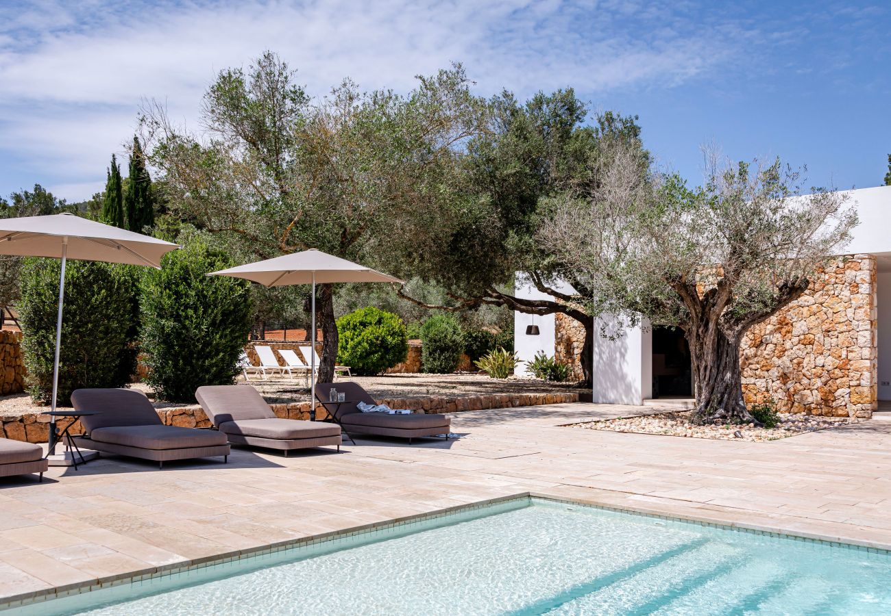 Villa in Santa Eulalia des Riu - Can Rafalet - Modern style&brand new villa with pool, garden and  BBQ Villa in Santa Eulalia des Riu - Can Rafalet - Modern style&brand new villa with pool, garden and  BBQ