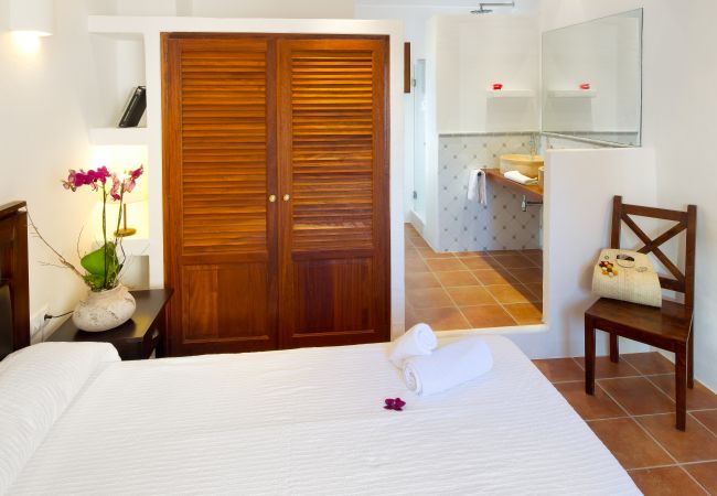 Villa à Sant Francesc de Formentera - CAN NOVES-Villa avec terrasse et BBQ dans un quartier central et calme Villa à Sant Francesc de Formentera - CAN NOVES-Villa avec terrasse et BBQ dans un quartier central et calme