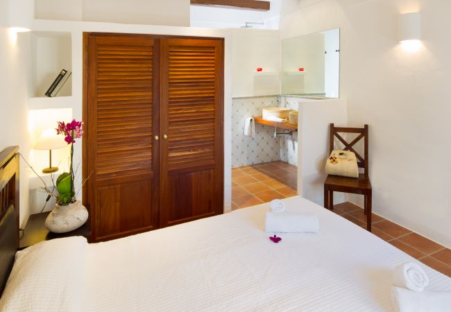 Villa à Sant Francesc de Formentera - CAN NOVES-Villa avec terrasse et BBQ dans un quartier central et calme Villa à Sant Francesc de Formentera - CAN NOVES-Villa avec terrasse et BBQ dans un quartier central et calme