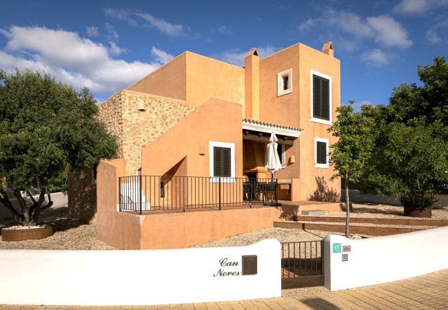 Villa à Sant Francesc de Formentera - CAN NOVES- Magnifique villa nouvellement construite, centrale et bien équipée Villa à Sant Francesc de Formentera - CAN NOVES- Magnifique villa nouvellement construite, centrale et bien équipée