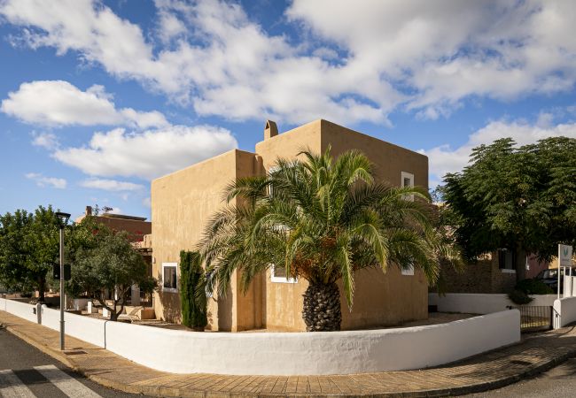 Villa a Sant Francesc de Formentera - CAN NOVES - Casa indipendente, centrale e tranquilla Villa a Sant Francesc de Formentera - CAN NOVES - Casa indipendente, centrale e tranquilla